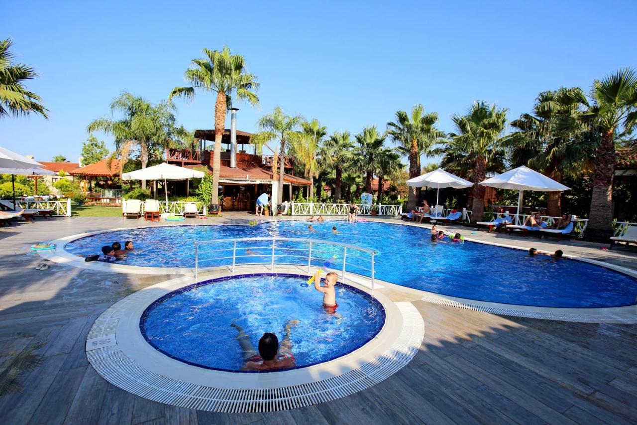 Nerissa Hotel ชิลารึ ภายนอก รูปภาพ